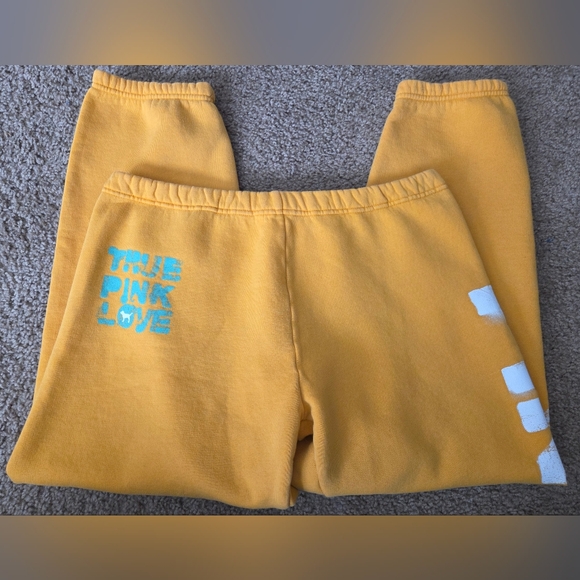 PINK Victoria's Secret Vintage Cropped Activewear Sweatpants/Joggers - Picture 1 of 5